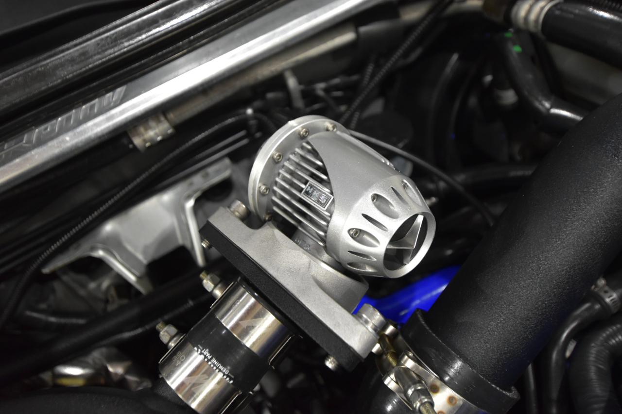 Subaru Impreza Sedan (Natl) 2.5 WRX STi w/Gold Wheels 2005