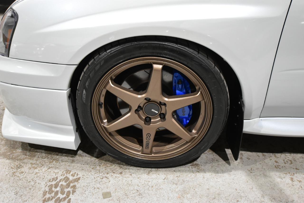 Subaru Impreza Sedan (Natl) 2.5 WRX STi w/Gold Wheels 2005