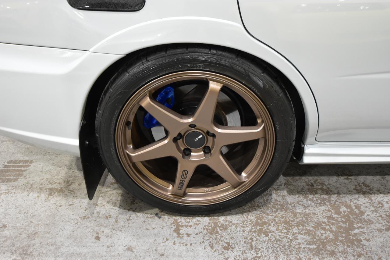 Subaru Impreza Sedan (Natl) 2.5 WRX STi w/Gold Wheels 2005