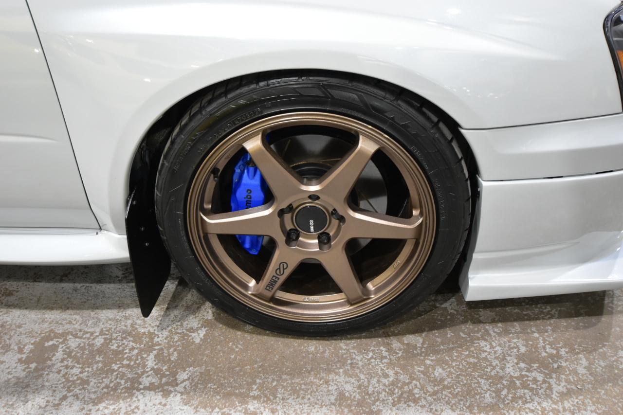 Subaru Impreza Sedan (Natl) 2.5 WRX STi w/Gold Wheels 2005