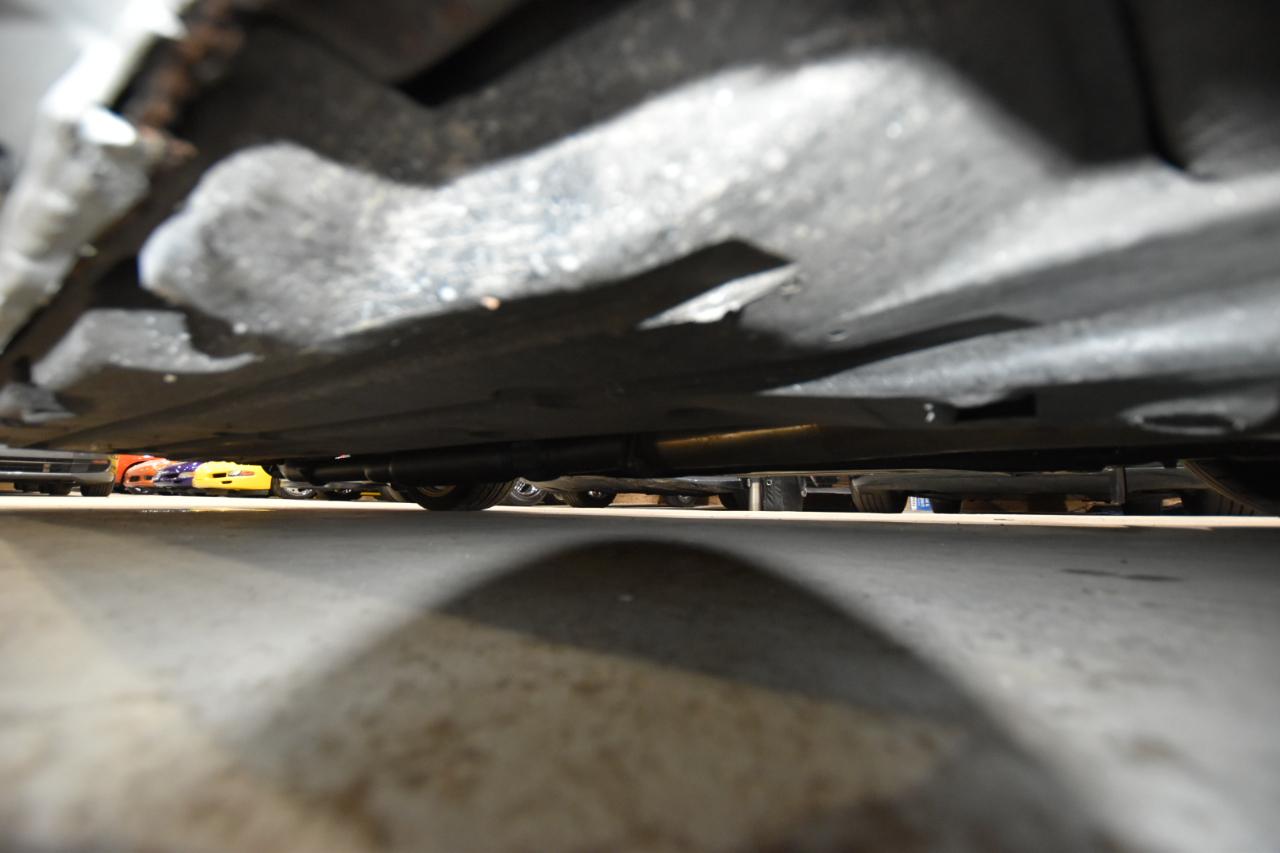 Subaru Impreza Sedan (Natl) 2.5 WRX STi w/Gold Wheels 2005