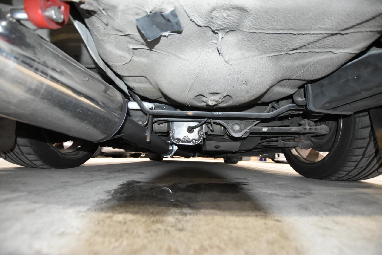 Subaru Impreza Sedan (Natl) 2.5 WRX STi w/Gold Wheels 2005