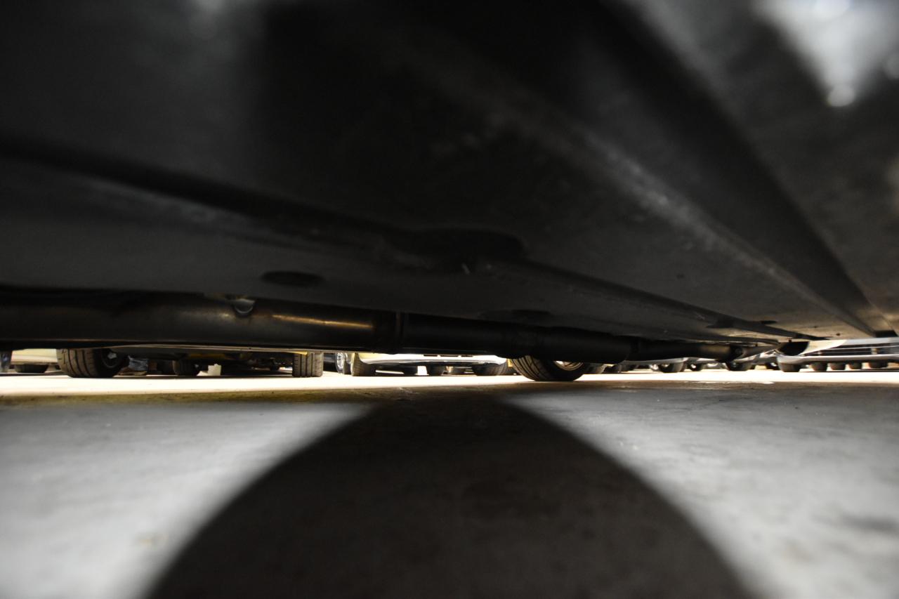 Subaru Impreza Sedan (Natl) 2.5 WRX STi w/Gold Wheels 2005