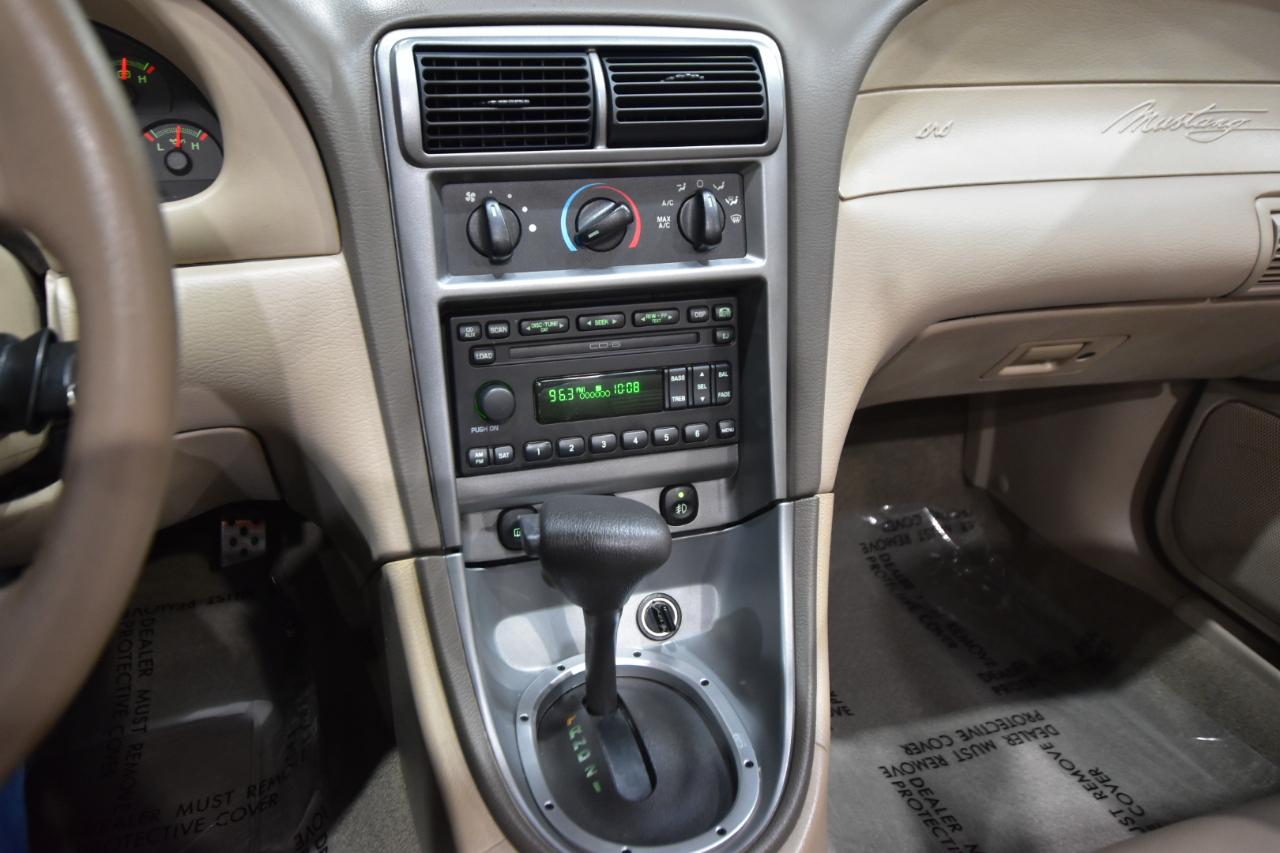 Ford Mustang 2dr Conv GT Deluxe 2004
