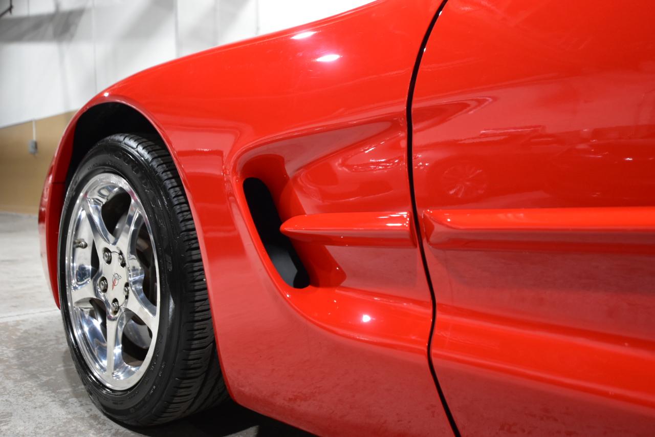 Chevrolet Corvette 2dr Cpe 2003