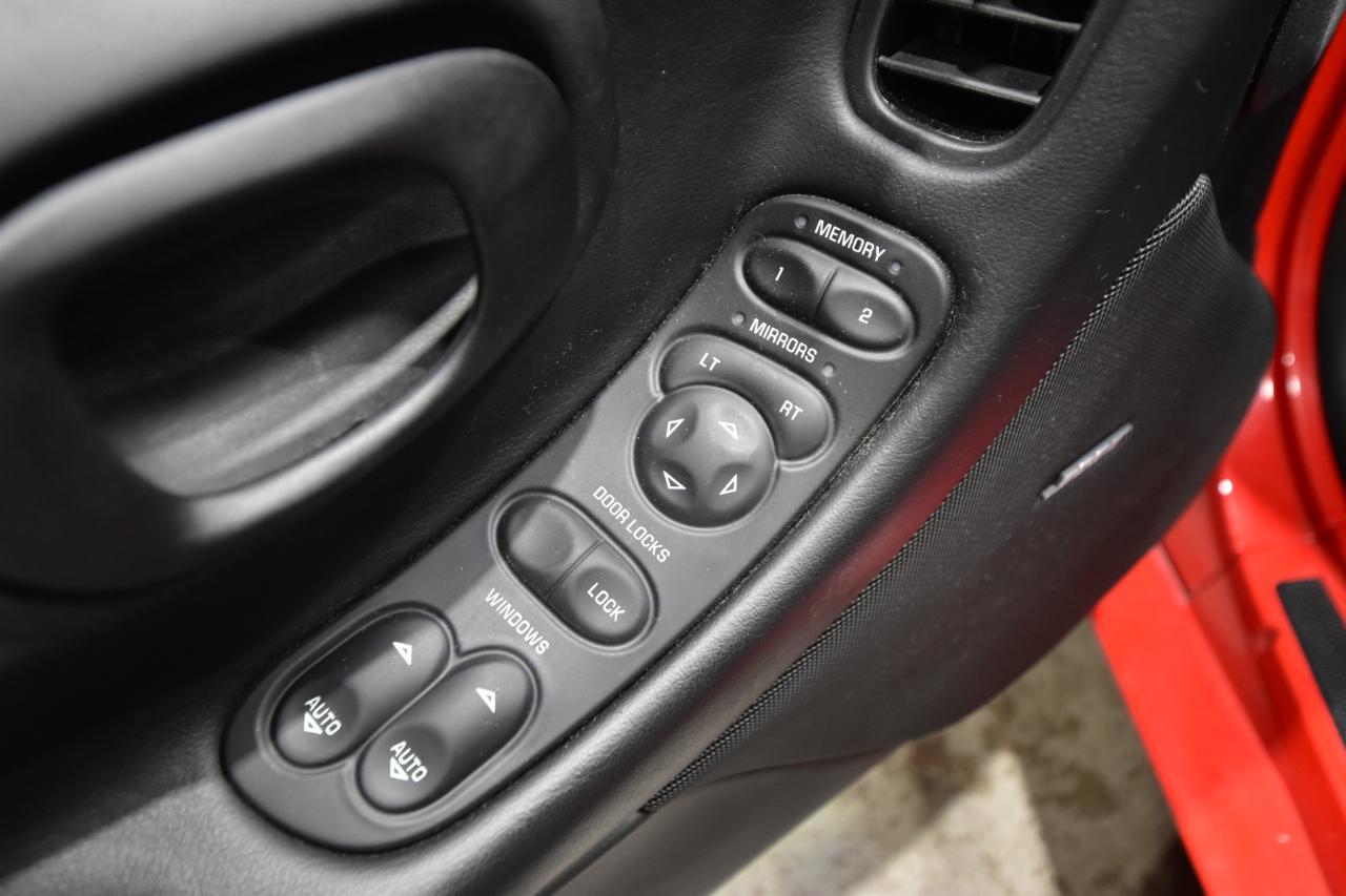 Chevrolet Corvette 2dr Cpe 2003