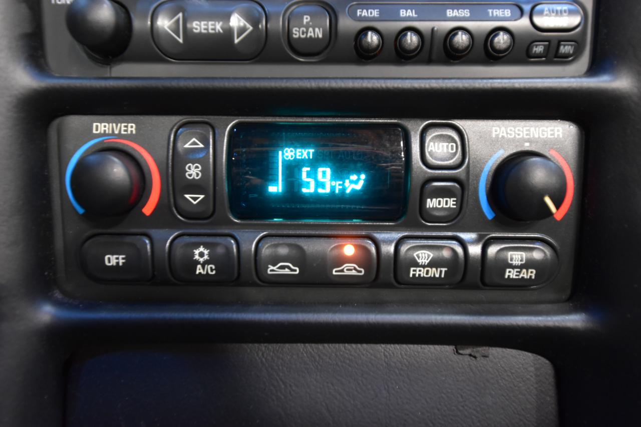 Chevrolet Corvette 2dr Cpe 2003