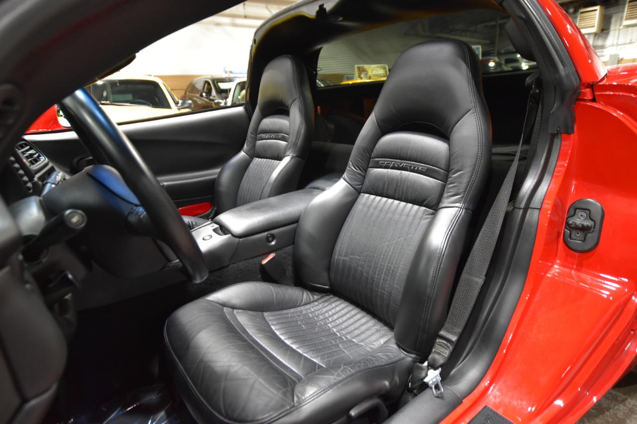 Chevrolet Corvette 2dr Cpe 2003