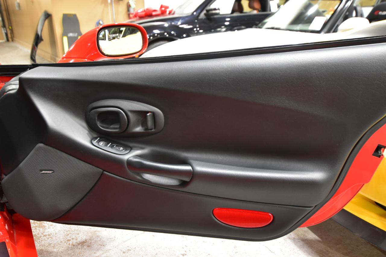 Chevrolet Corvette 2dr Cpe 2003