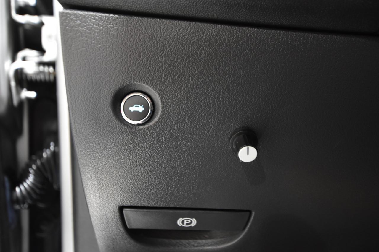 Dodge Challenger 2dr Cpe SRT8 392 2012