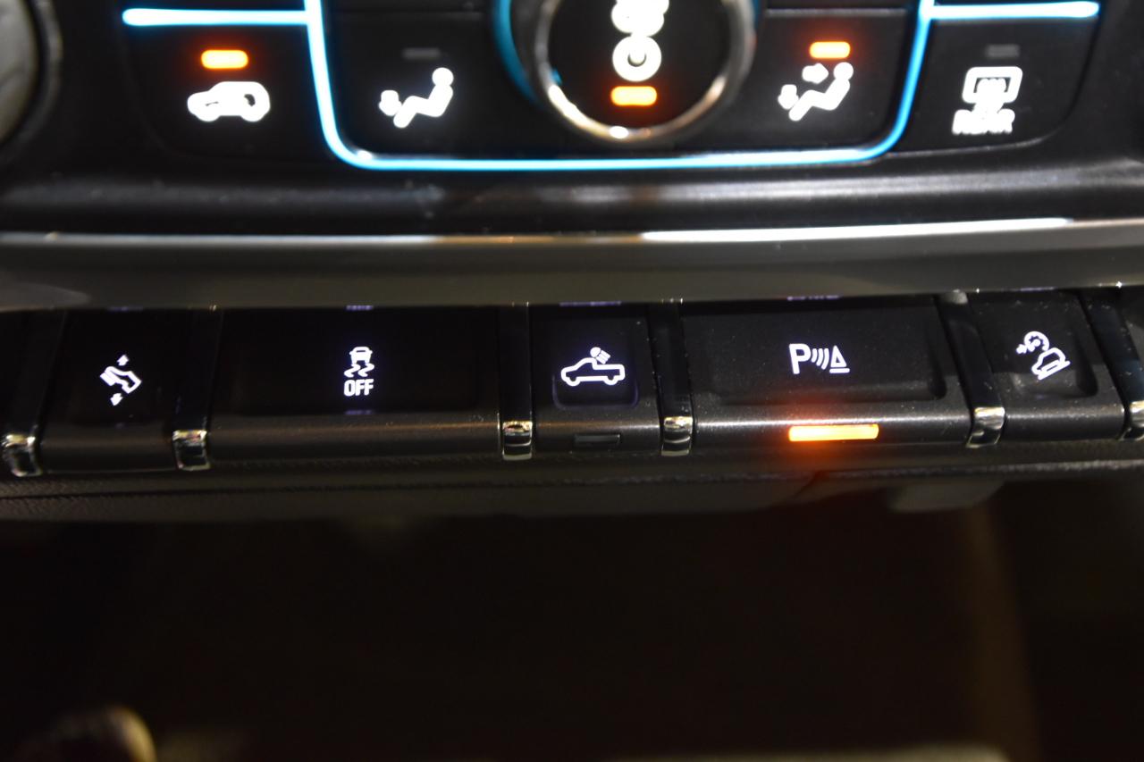 Chevrolet Silverado 1500 4WD Crew Cab 153.0" LTZ w/2LZ 2015