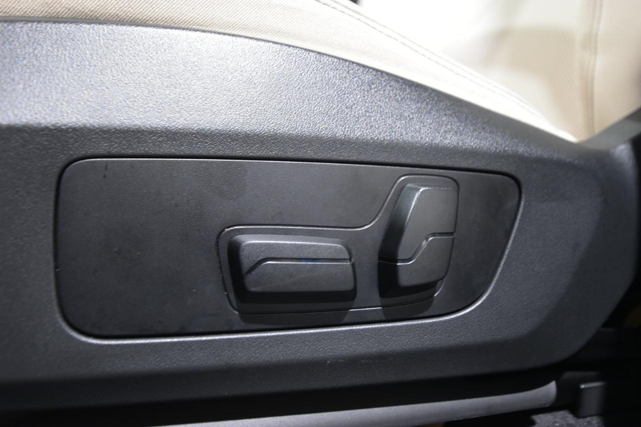 BMW X1 xDrive28i Sports Activity Vehicle 2023