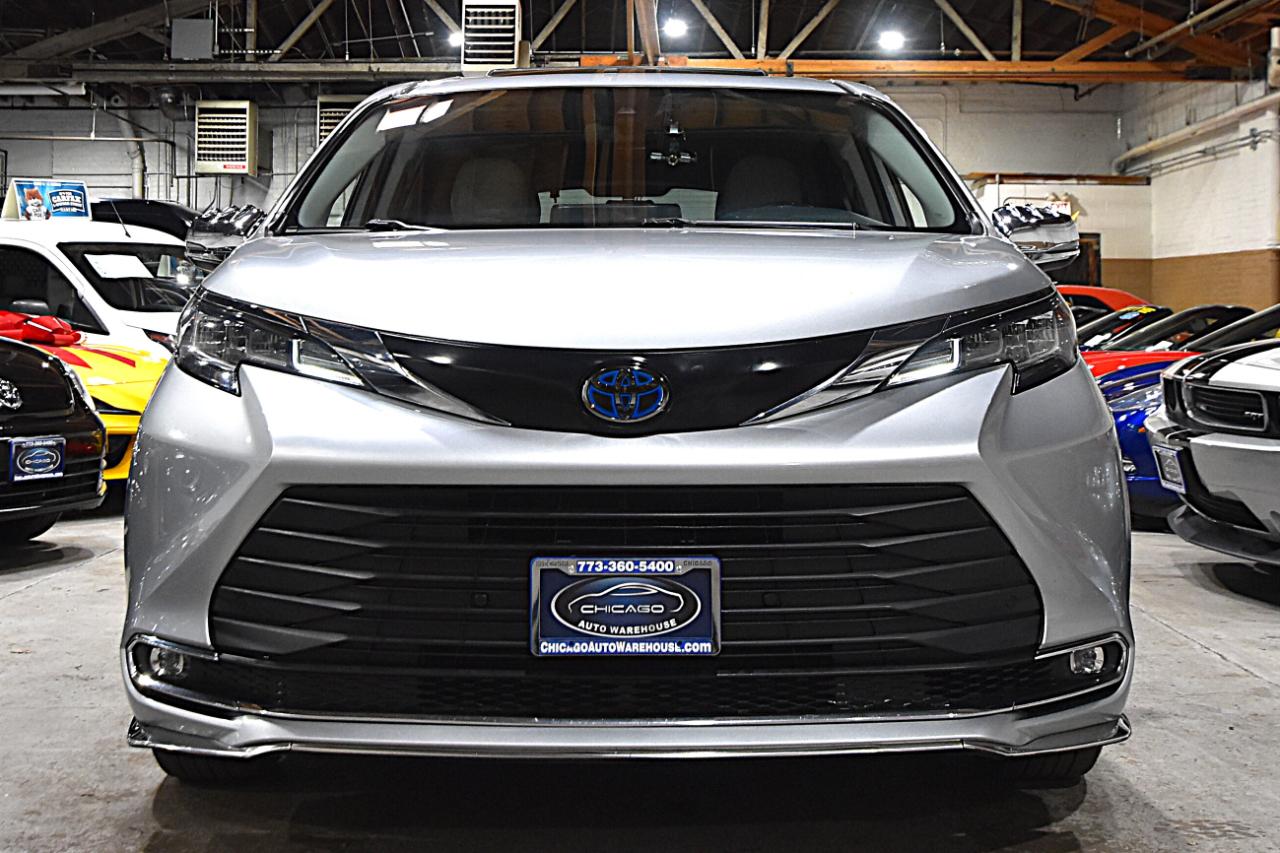 Toyota Sienna XLE FWD 8-Passenger (Natl) 2022