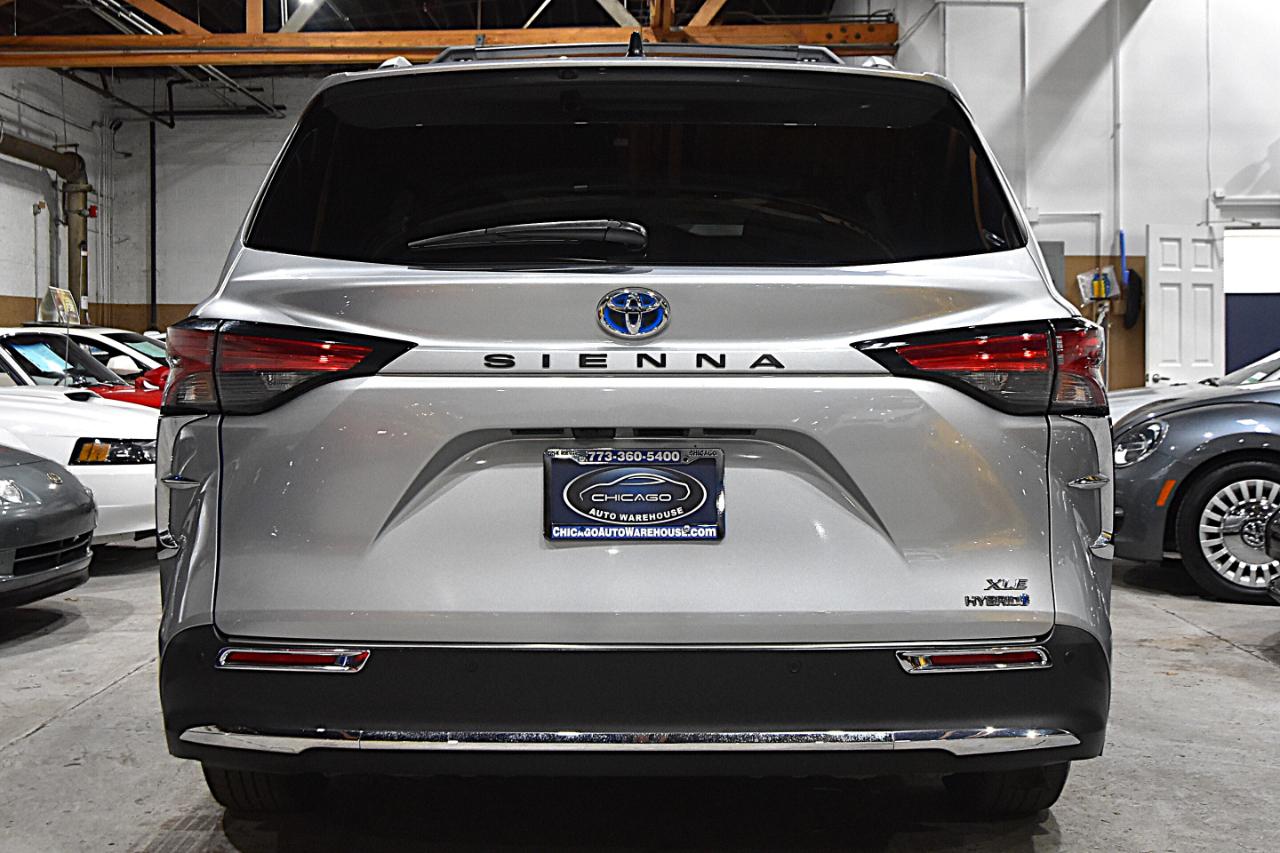 Toyota Sienna XLE FWD 8-Passenger (Natl) 2022