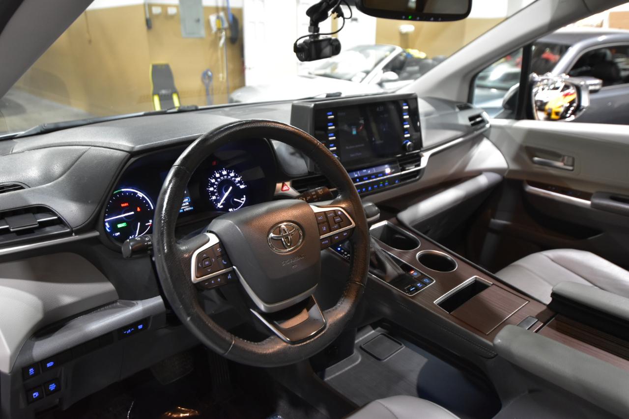 Toyota Sienna XLE FWD 8-Passenger (Natl) 2022
