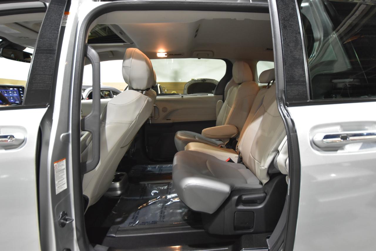 Toyota Sienna XLE FWD 8-Passenger (Natl) 2022