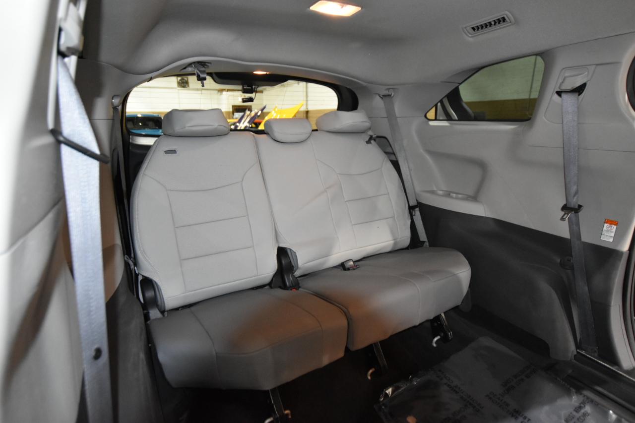 Toyota Sienna XLE FWD 8-Passenger (Natl) 2022