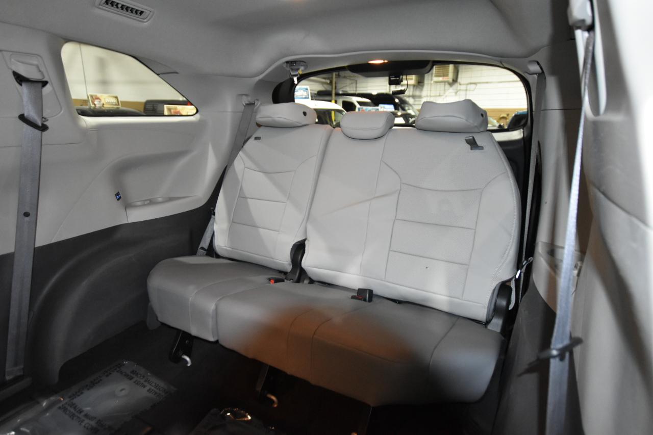 Toyota Sienna XLE FWD 8-Passenger (Natl) 2022
