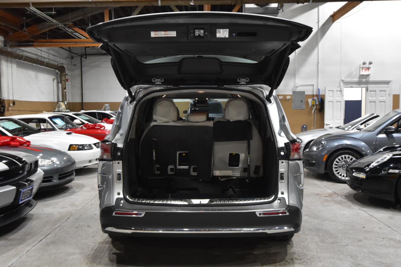 Toyota Sienna XLE FWD 8-Passenger (Natl) 2022