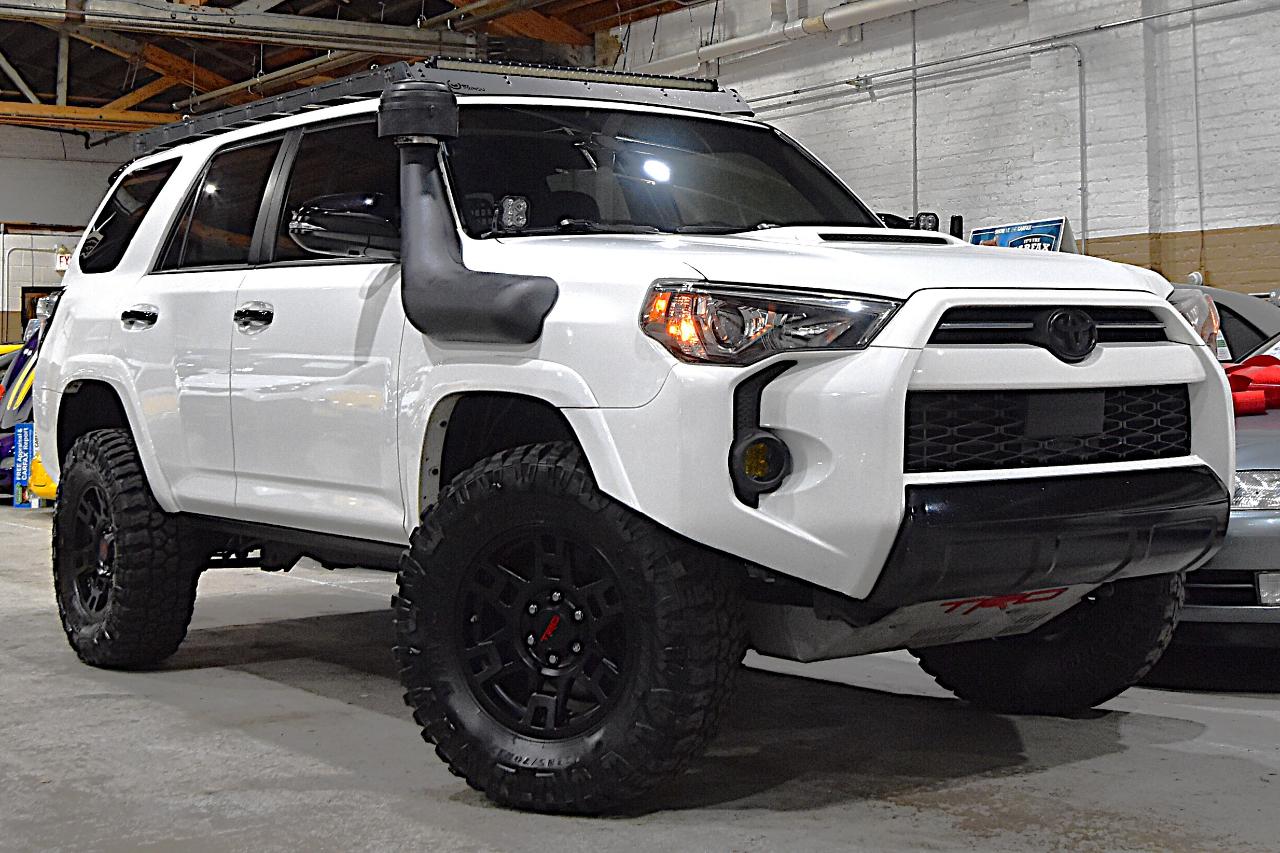 Toyota 4Runner Venture 4WD (Natl) 2021