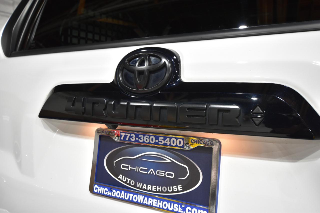 Toyota 4Runner Venture 4WD (Natl) 2021