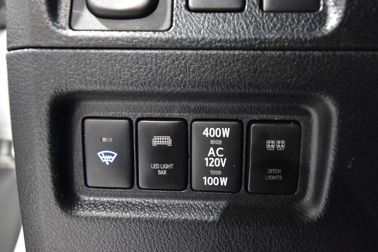 Toyota 4Runner Venture 4WD (Natl) 2021