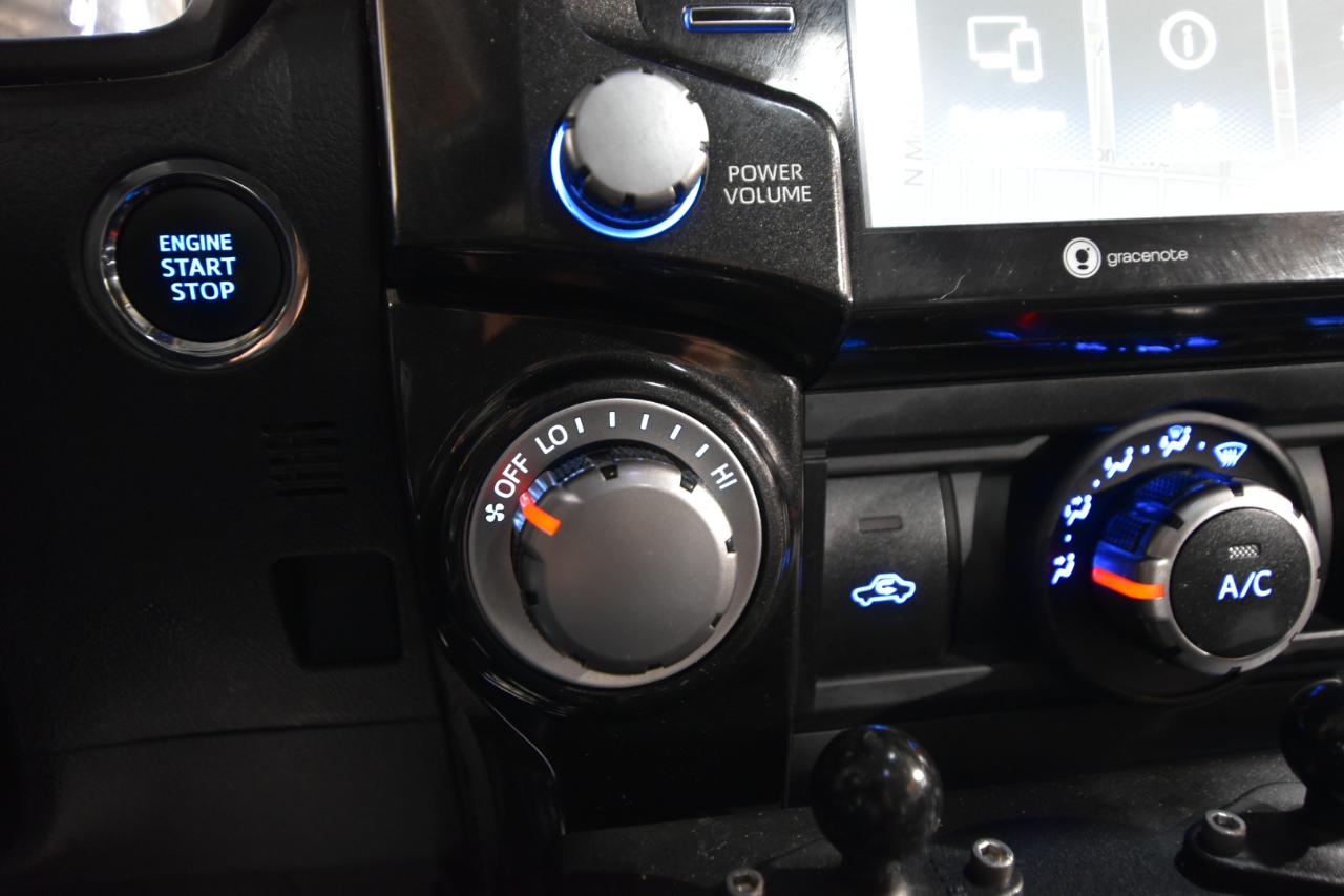 Toyota 4Runner Venture 4WD (Natl) 2021