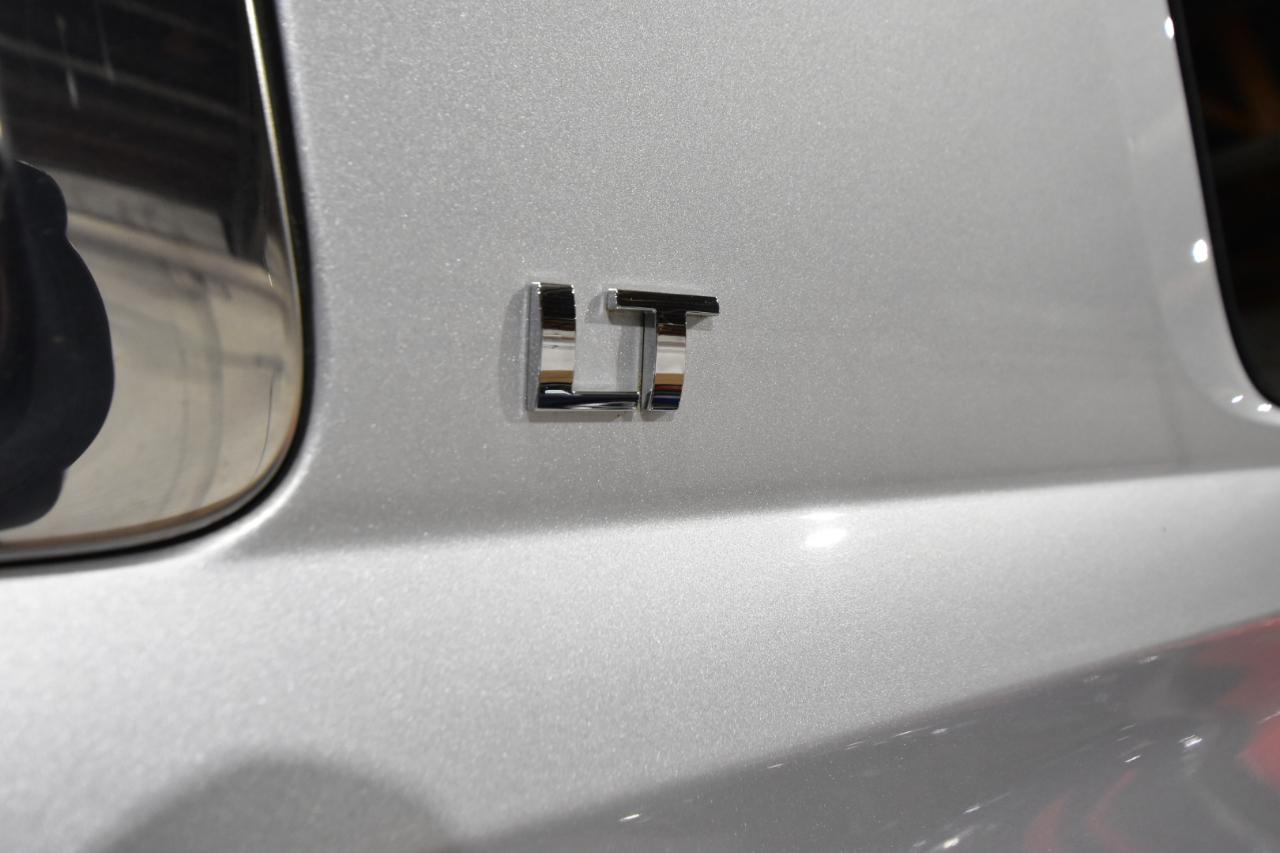 Chevrolet Suburban 4WD 4dr LT 2015