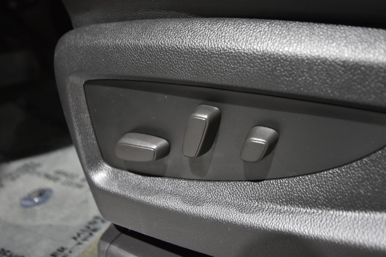 Chevrolet Suburban 4WD 4dr LT 2015