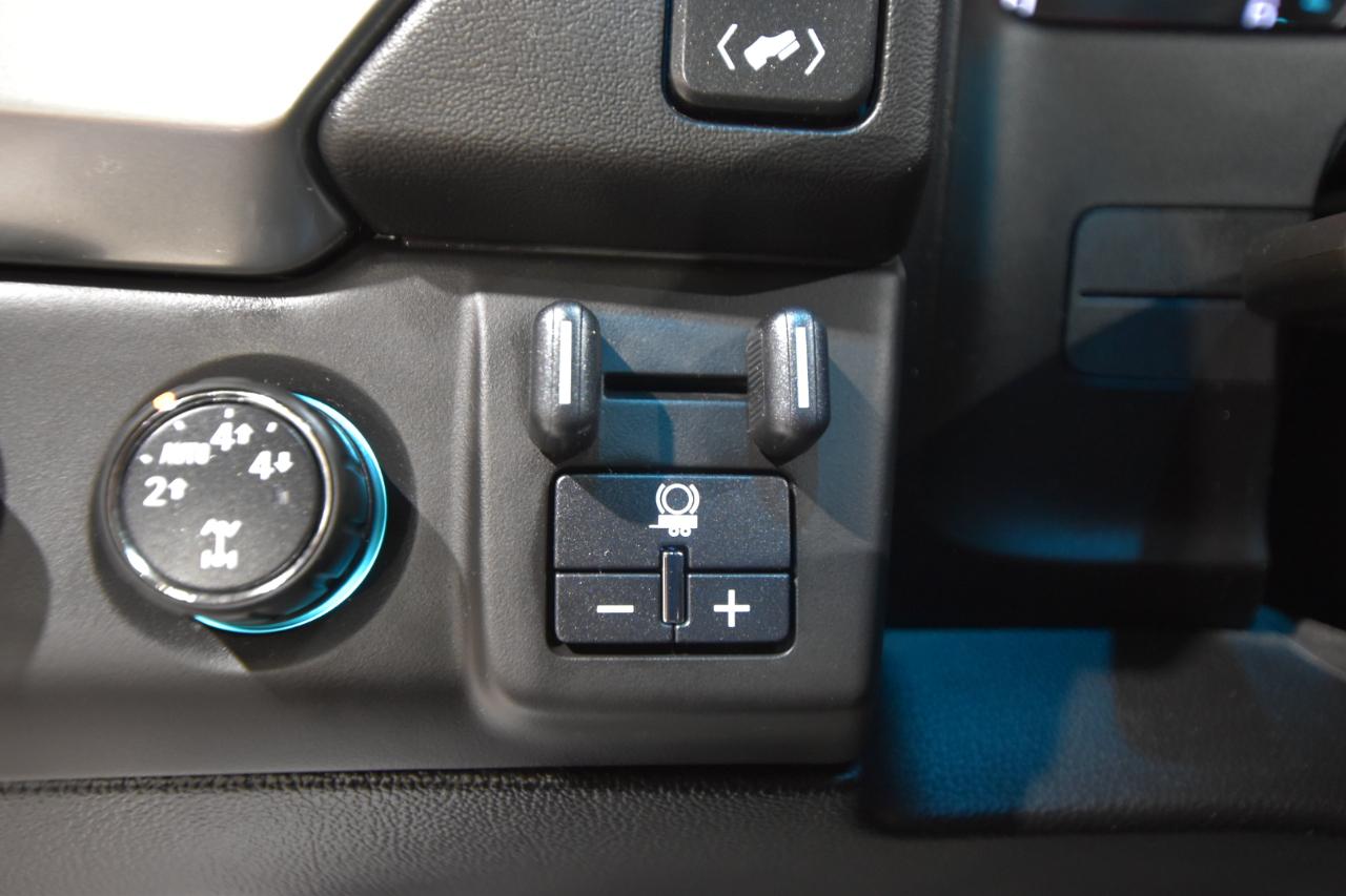 Chevrolet Suburban 4WD 4dr LT 2015