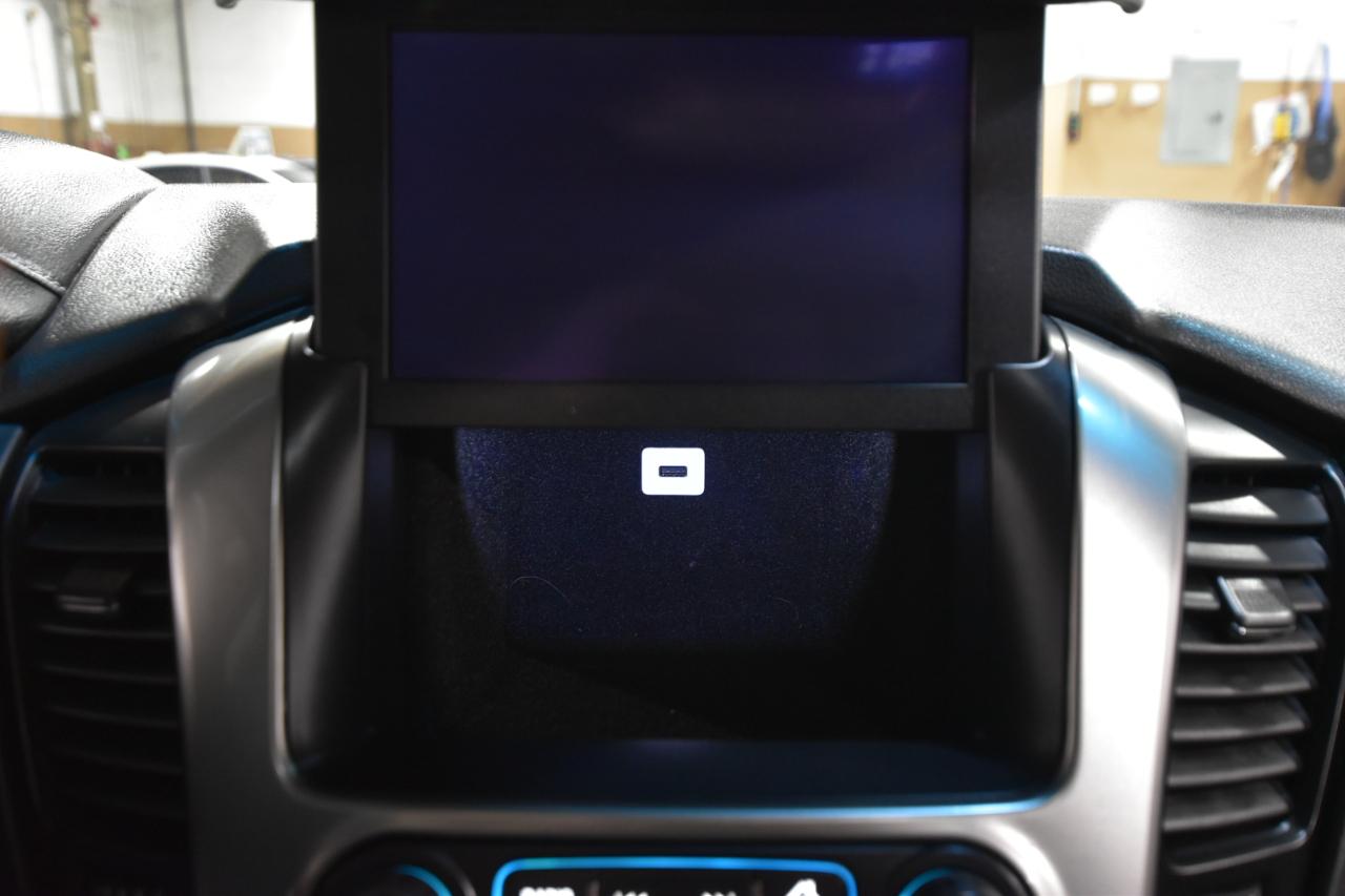 Chevrolet Suburban 4WD 4dr LT 2015