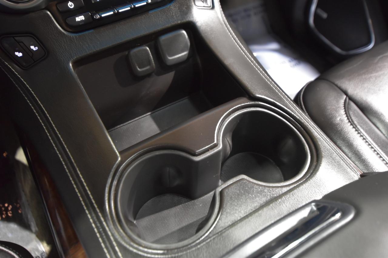 Chevrolet Suburban 4WD 4dr LT 2015