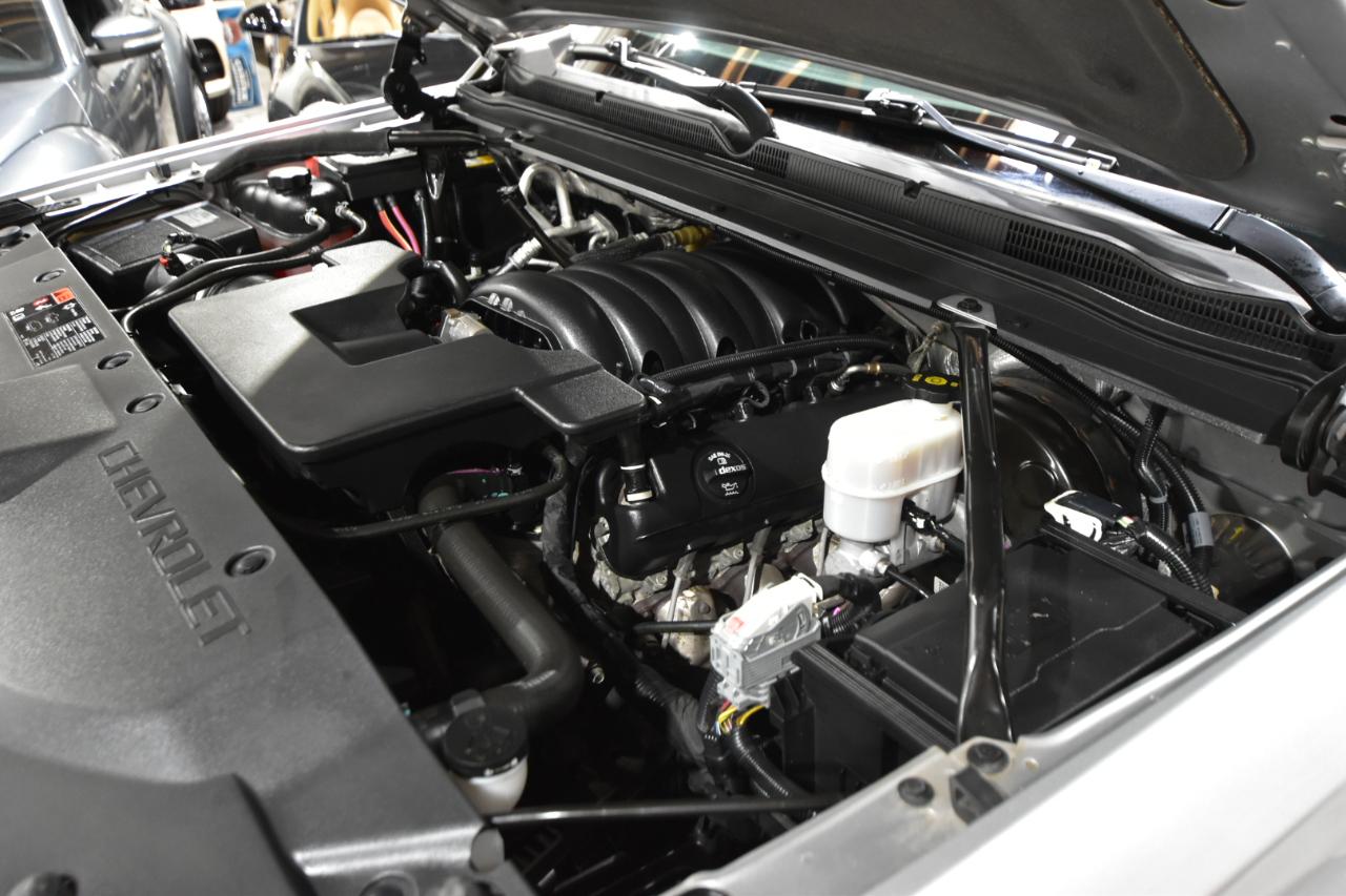 Chevrolet Suburban 4WD 4dr LT 2015