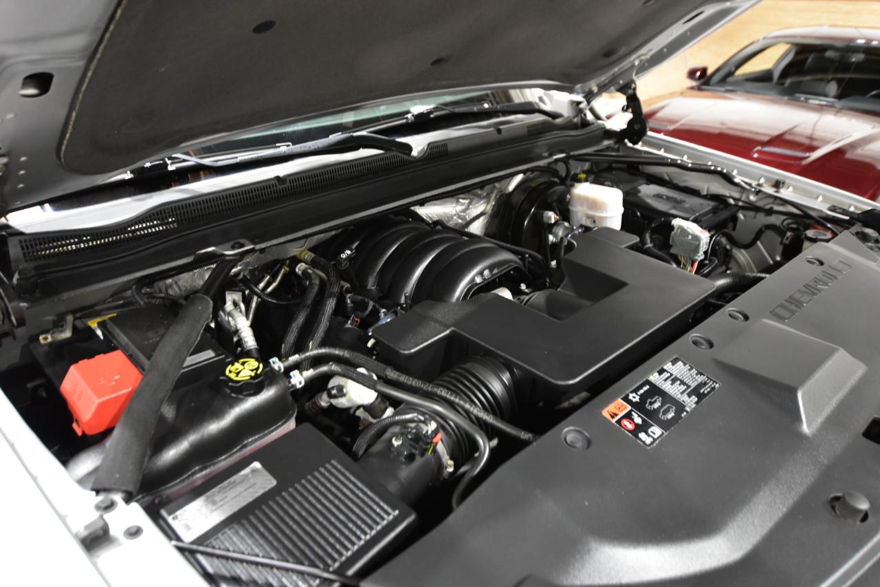 Chevrolet Suburban 4WD 4dr LT 2015