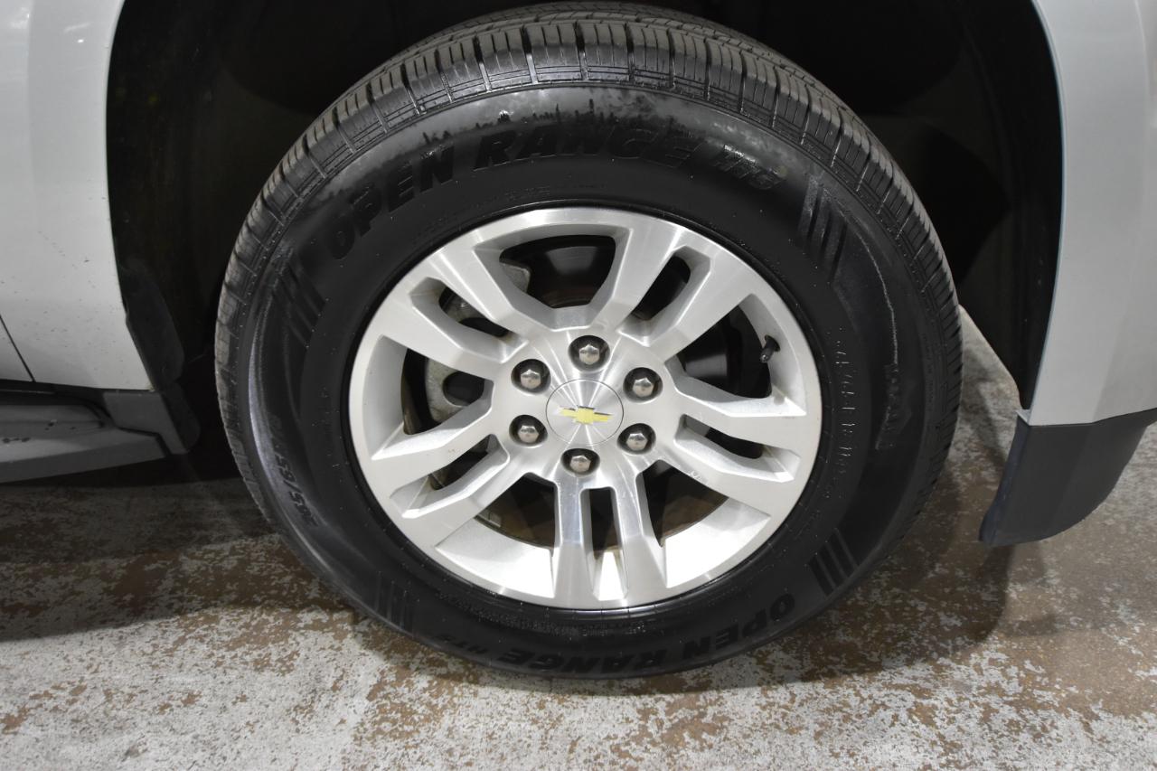 Chevrolet Suburban 4WD 4dr LT 2015