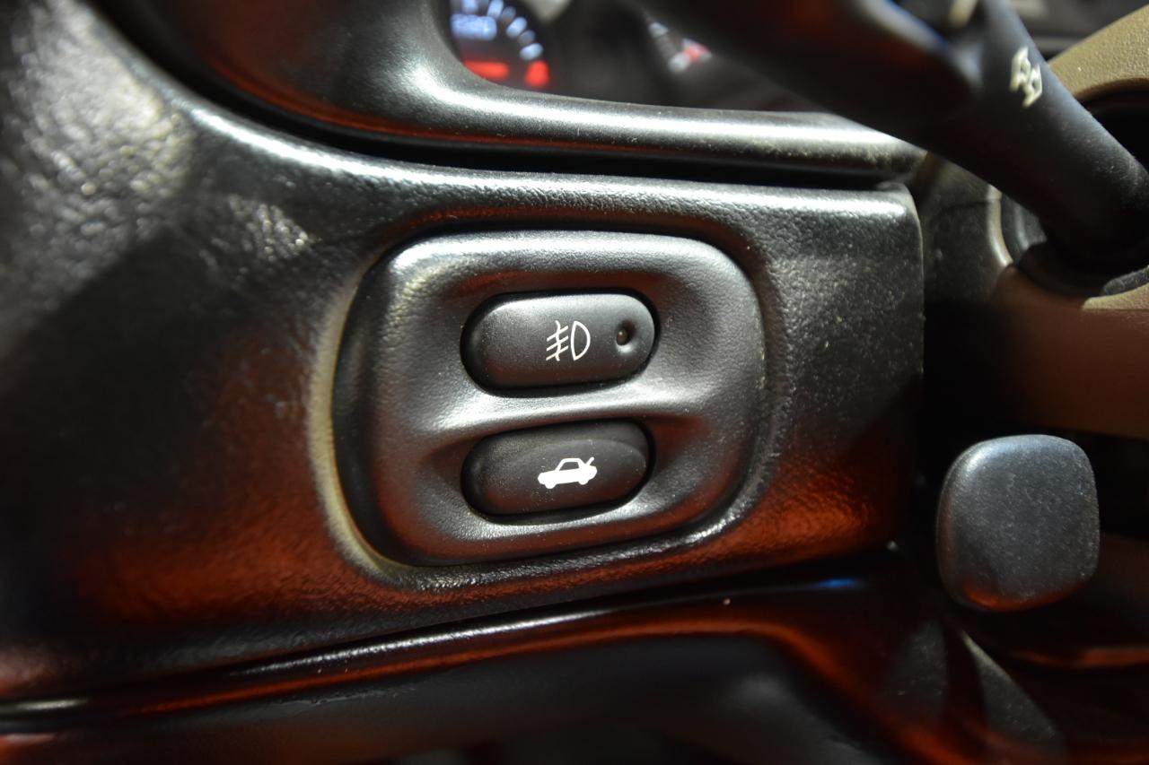 Chevrolet Corvette 2dr Cpe 2003