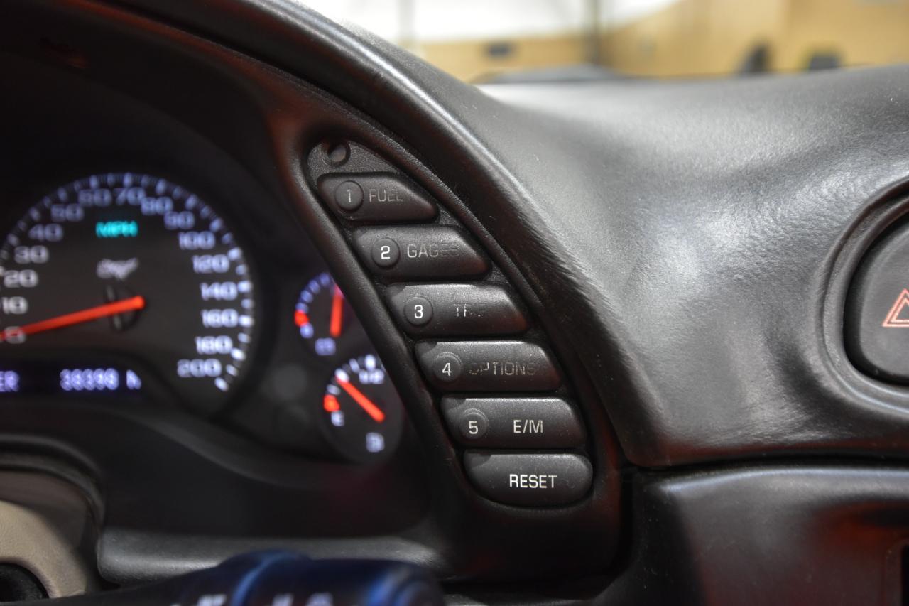 Chevrolet Corvette 2dr Cpe 2003