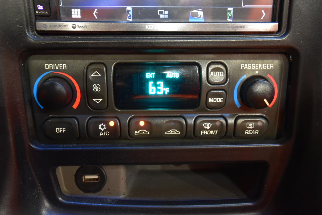 Chevrolet Corvette 2dr Cpe 2003