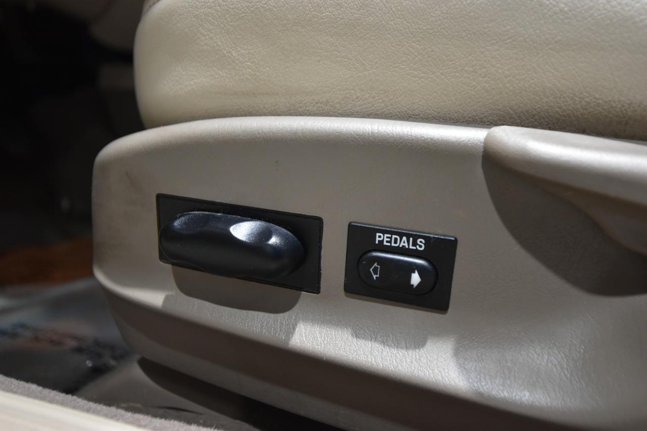 Ford Taurus 4dr Sdn SEL 2000