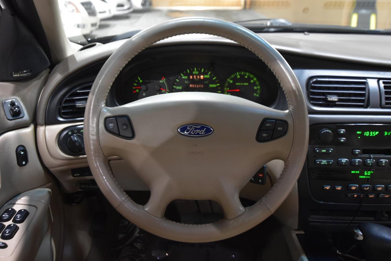 Ford Taurus 4dr Sdn SEL 2000