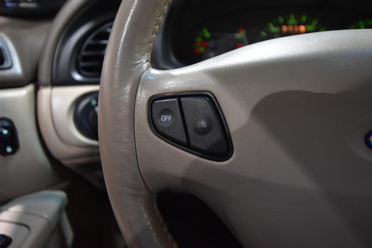 Ford Taurus 4dr Sdn SEL 2000