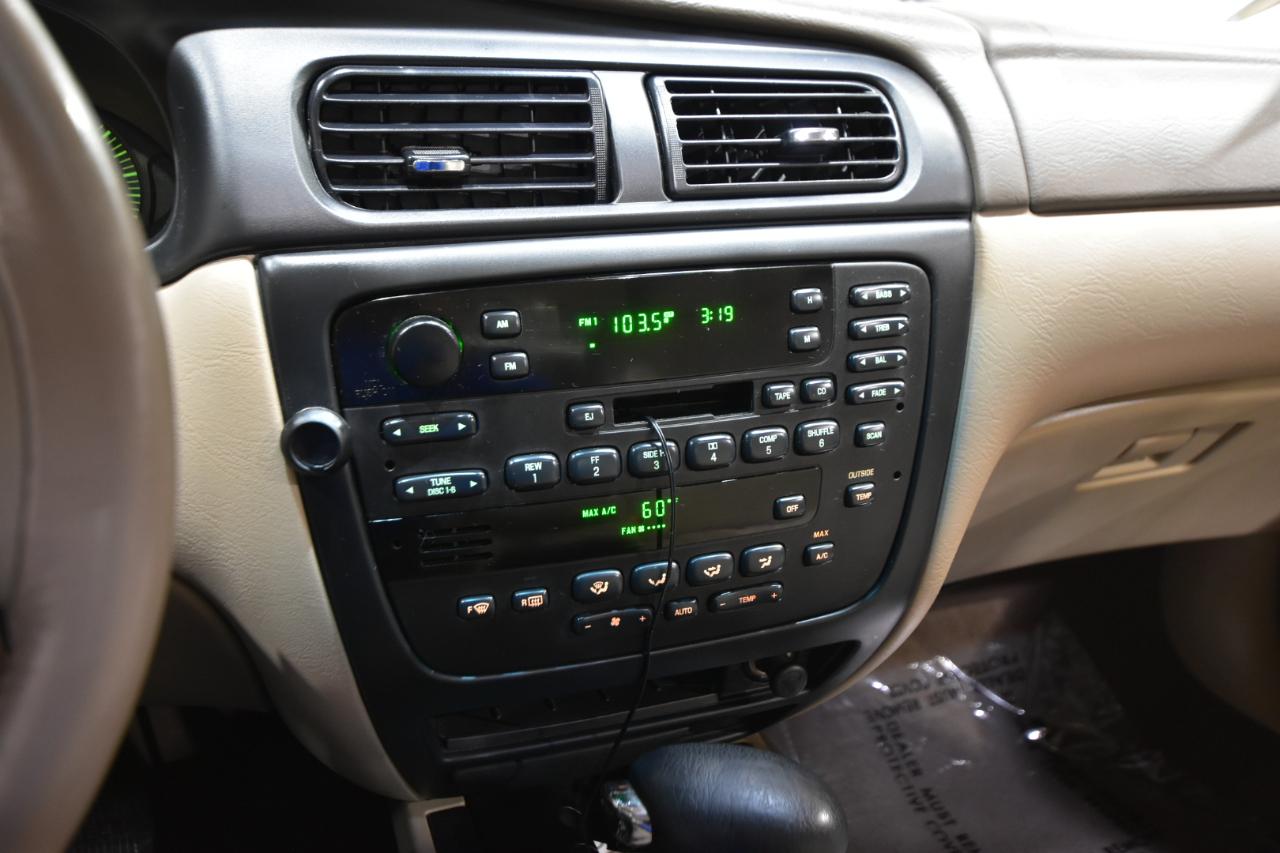 Ford Taurus 4dr Sdn SEL 2000