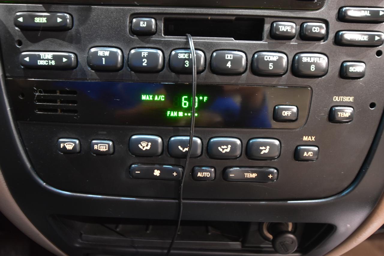 Ford Taurus 4dr Sdn SEL 2000