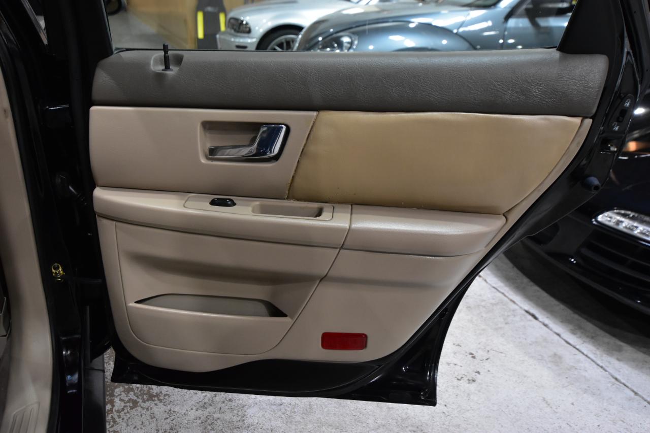 Ford Taurus 4dr Sdn SEL 2000