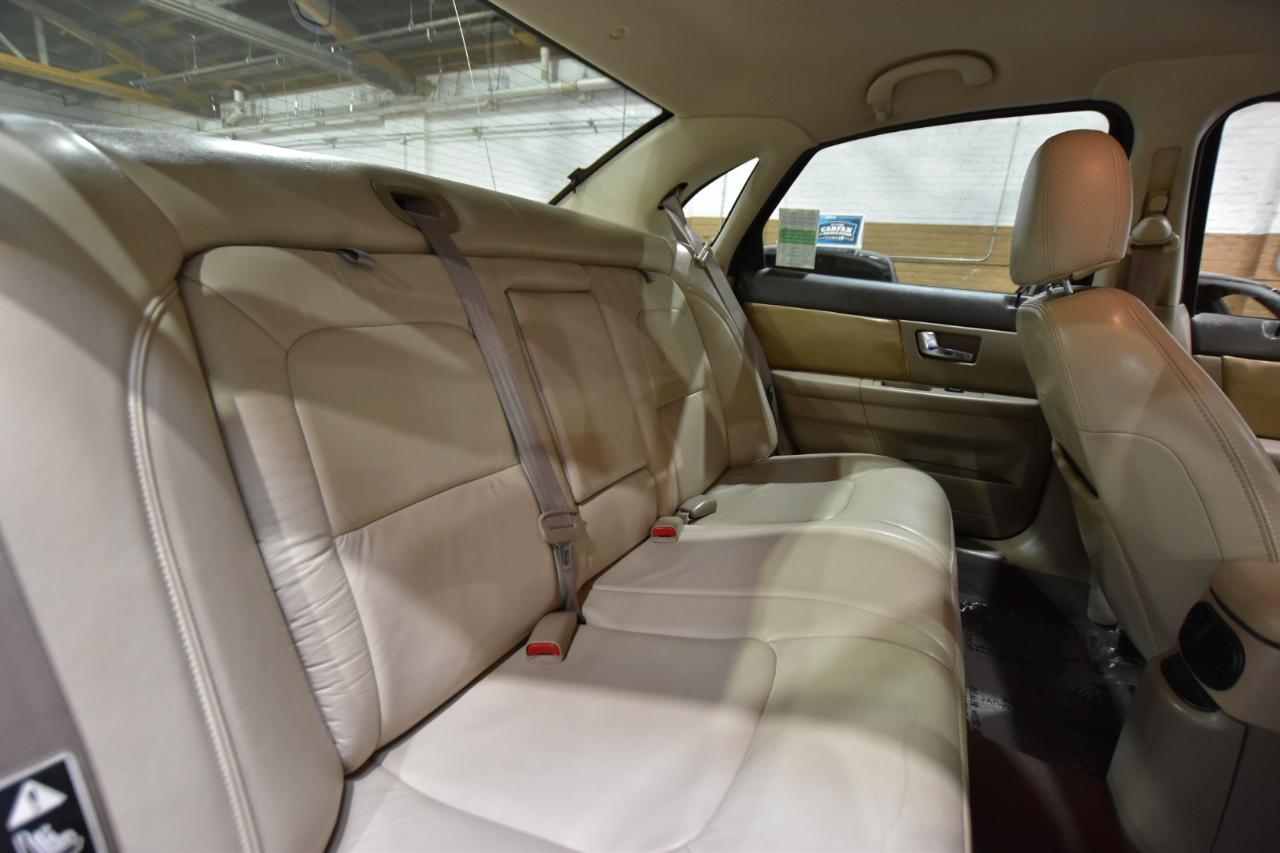 Ford Taurus 4dr Sdn SEL 2000