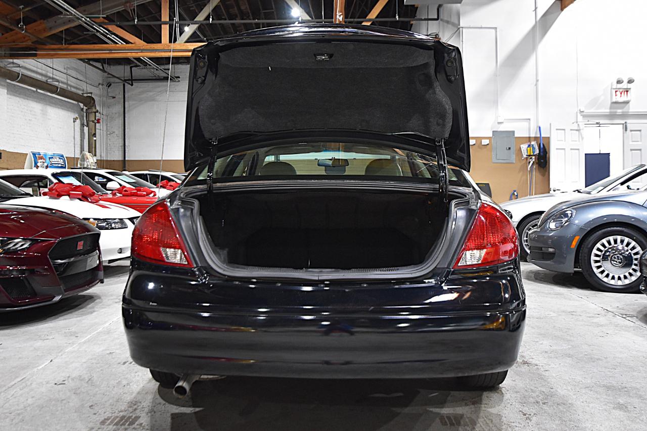 Ford Taurus 4dr Sdn SEL 2000