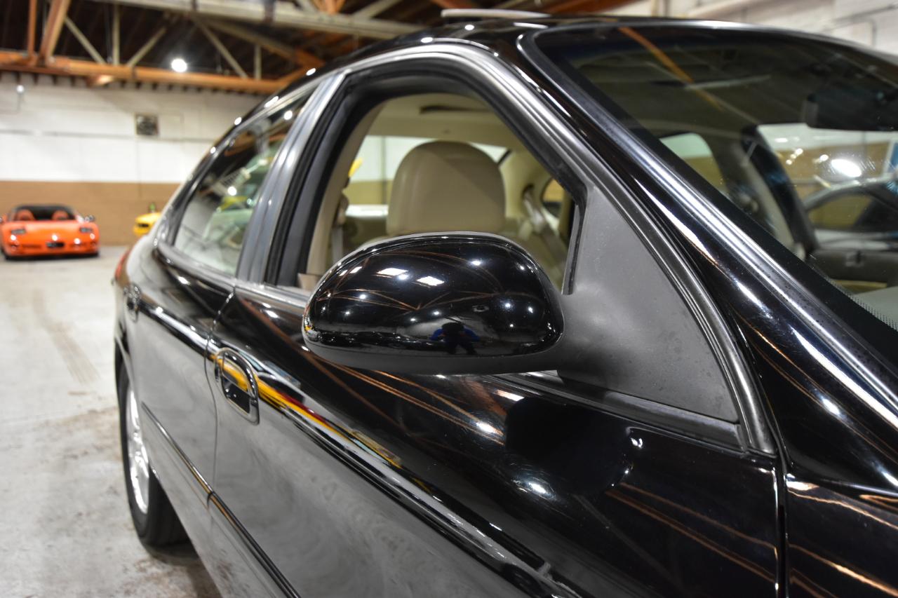 Ford Taurus 4dr Sdn SEL 2000