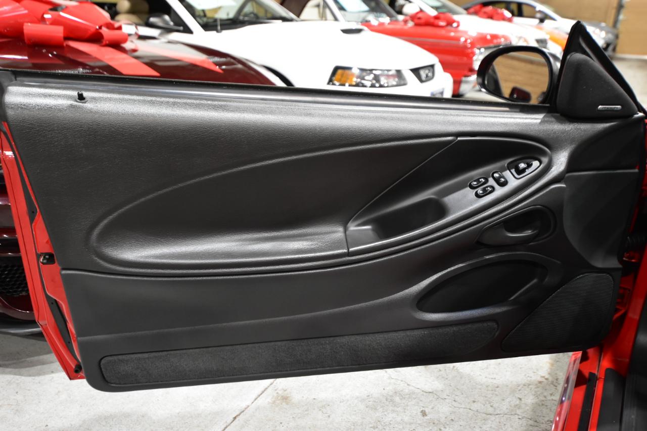 Ford Mustang 2dr Cpe Premium Mach 1 2004