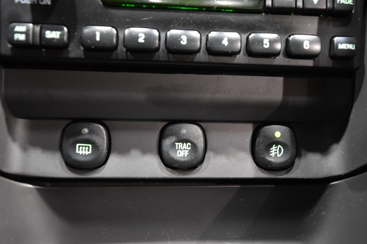 Ford Mustang 2dr Cpe Premium Mach 1 2004