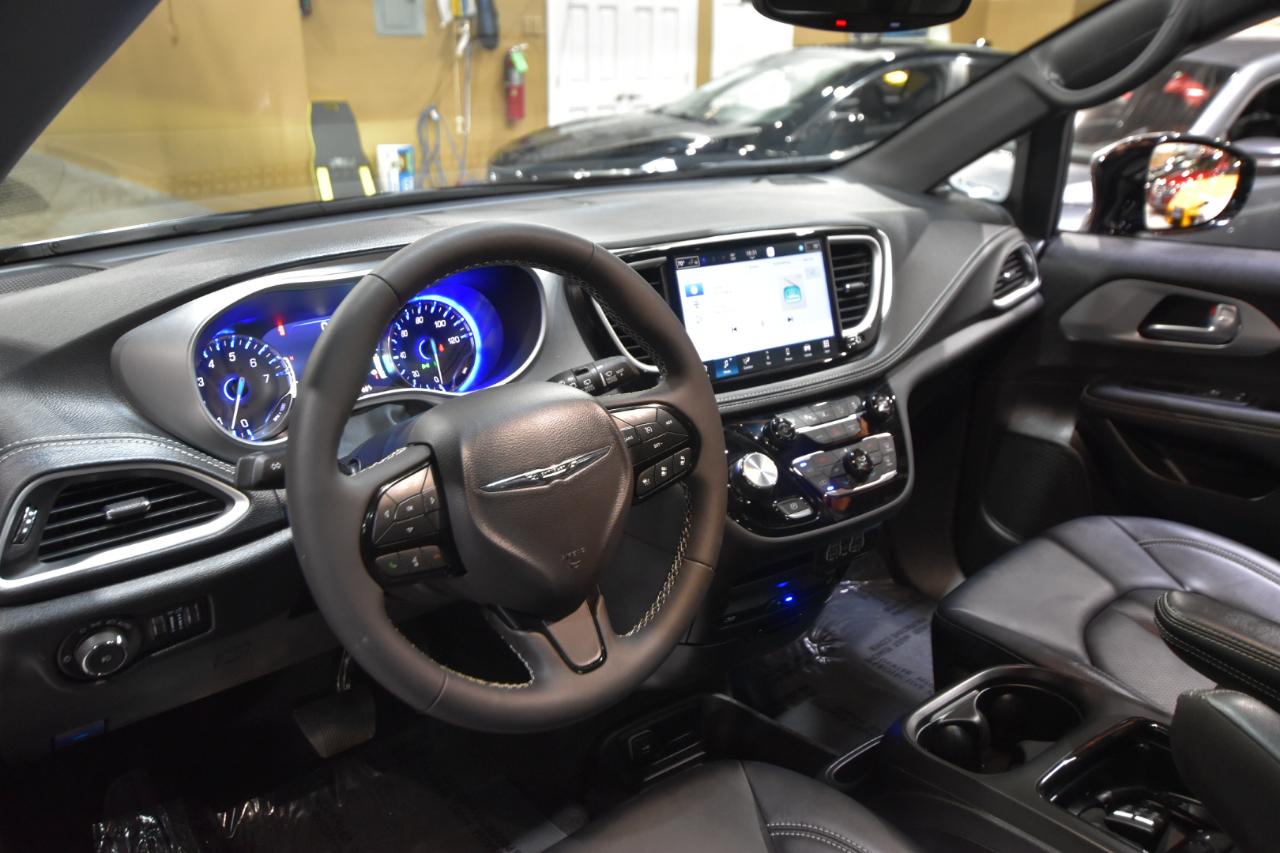Chrysler Pacifica Touring L AWD 2024